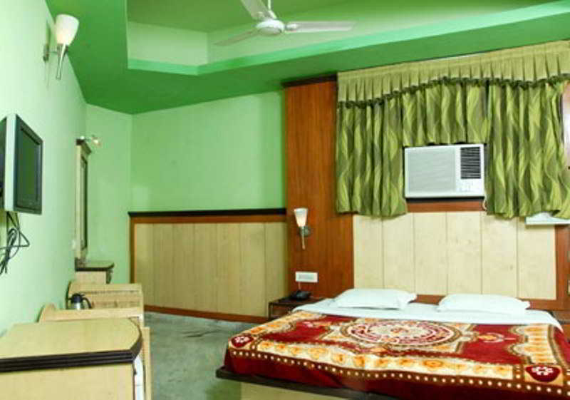 Hotel Karat 87 Inn New Delhi Exterior photo
