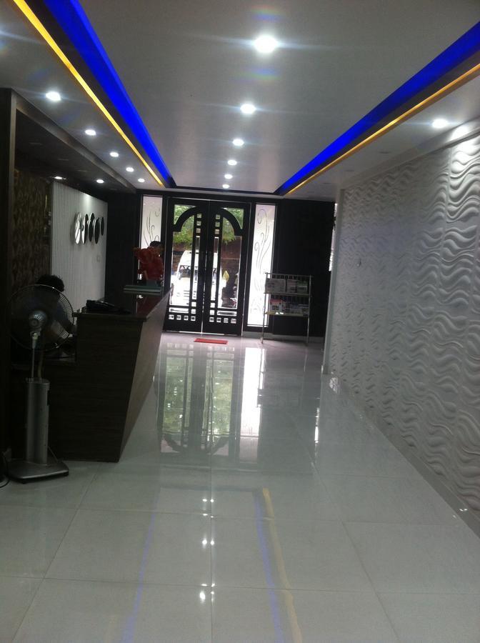 Hotel Karat 87 Inn New Delhi Exterior photo