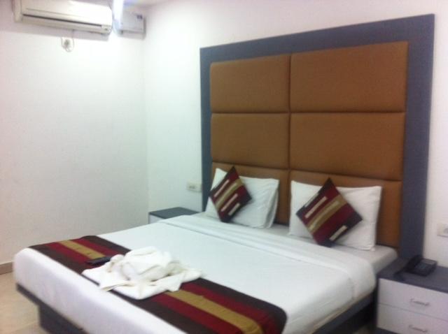 Hotel Karat 87 Inn New Delhi Exterior photo