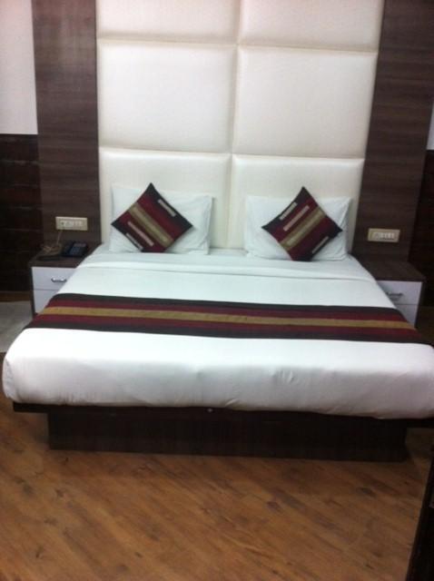Hotel Karat 87 Inn New Delhi Exterior photo